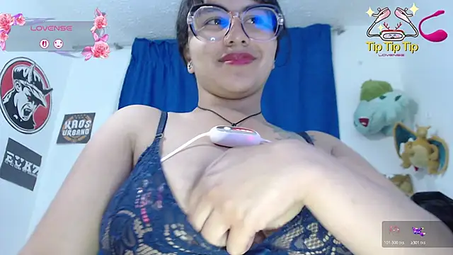 Snapshot of Ximena_29 chatting on July 2026 04:37:01 AM Ximena 29 online show from July 2026 04:37:01 AM