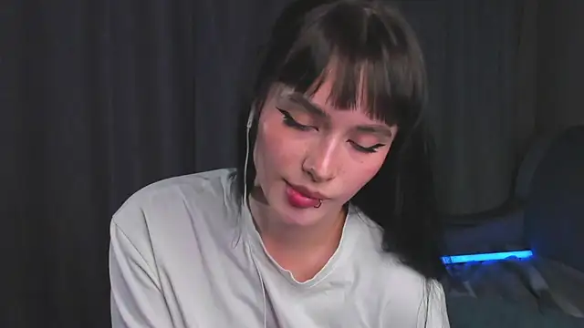 demetracorn online show from May 2026 04:46:01 PM