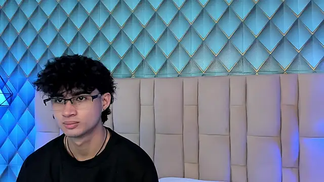 Snapshot of Sofia-Ethan chatting on June 2026 01:38:02 PM Sofia-Ethan online show from June 2026 01:38:02 PM