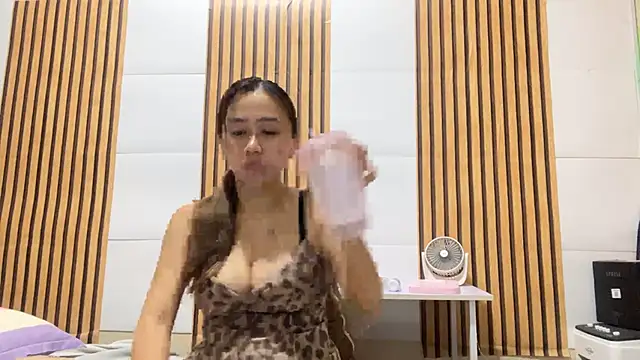 GiselleRina online show from May 2026 01:08:01 PM