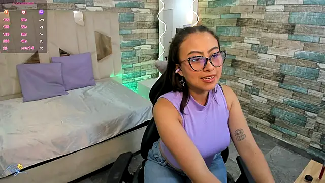 Snapshot of Amhira_Tay chatting on June 2026 08:55:02 PM Amhira Tay online show from June 2026 08:55:02 PM