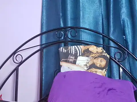 Sweet-razzy online show from June 2026 06:12:01 AM