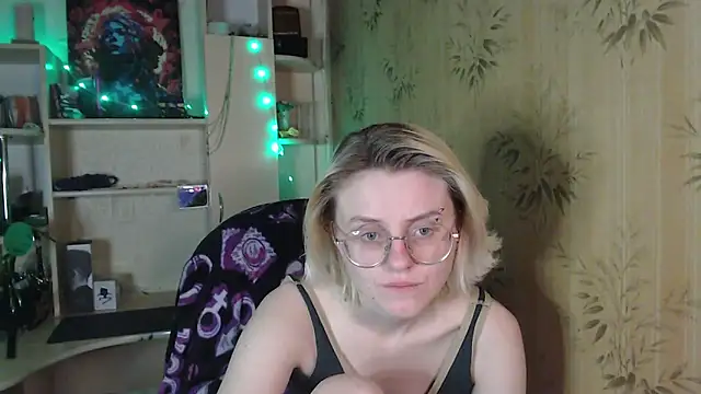   Freya    online show from May 2026 12:17:02 AM