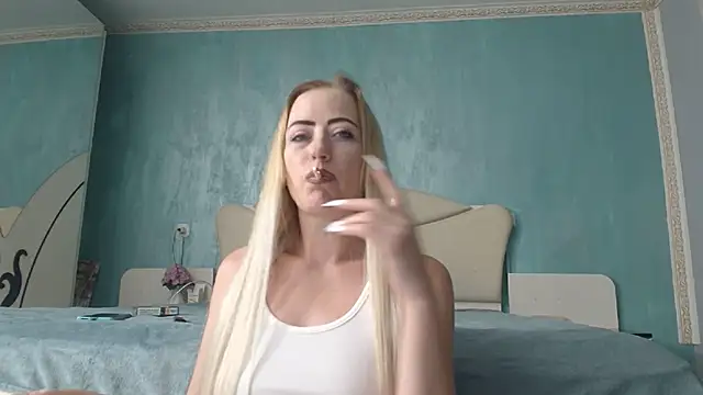 LaraLanee online show from July 2026 07:29:02 PM