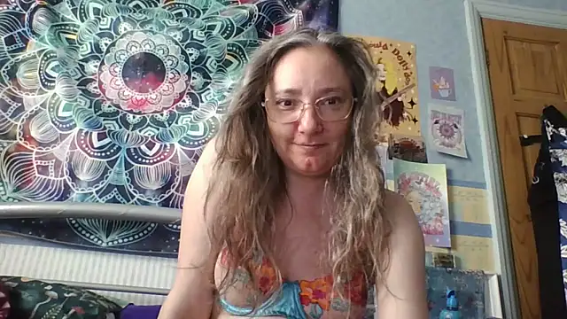 Izzylove47 online show from June 2026 08:45:02 AM