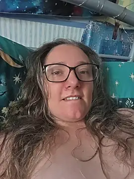 Izzylove47 online show from June 2026 11:14:02 AM