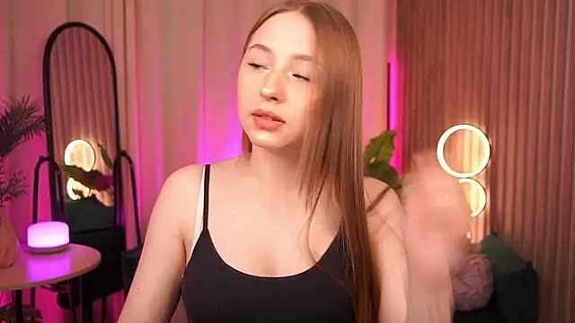 EvelinRoyce online show from May 2026 12:31:02 PM