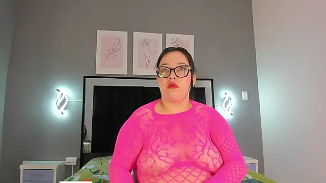 zoe curvyy online show from June 2026 12:07:02 PM