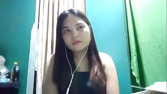 Snapshot of RosariaSuglia chatting on May 2026 05:37:02 AM RosariaSuglia online show from May 2026 05:37:02 AM