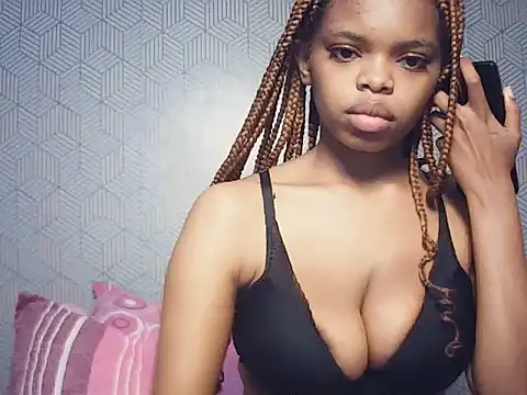 Snapshot of BustieLaura chatting on June 2026 04:10:02 AM BustieLaura online show from June 2026 04:10:02 AM