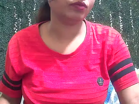 Snapshot of shallykaur chatting on June 2026 05:32:02 AM shallykaur online show from June 2026 05:32:02 AM
