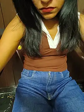 Snapshot of Shanaya_001 chatting on May 2026 05:45:02 AM Shanaya 001 online show from May 2026 05:45:02 AM