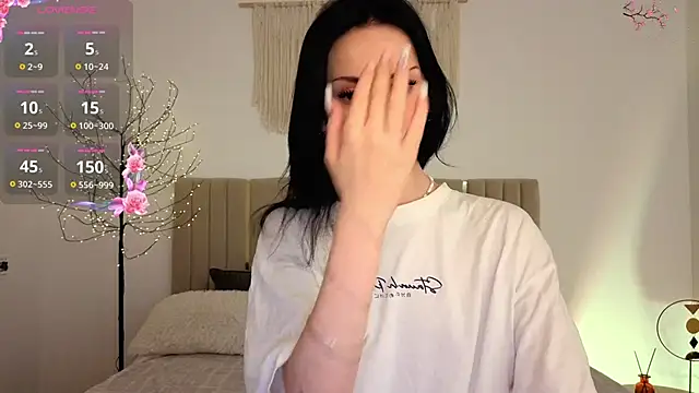 Snapshot of Little1_molly chatting on June 2026 08:29:02 PM Little1 molly online show from June 2026 08:29:02 PM