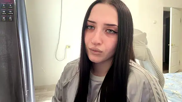 Snapshot of KiraJaydes chatting on May 2026 12:55:01 PM KiraJaydes online show from May 2026 12:55:01 PM