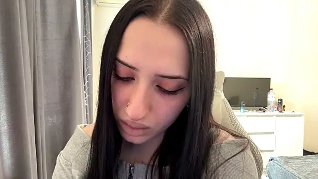Snapshot of KiraJaydes chatting on May 2026 12:23:01 PM KiraJaydes online show from May 2026 12:23:01 PM