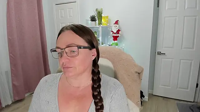 Snapshot of Vika73 chatting on December 2024 09:41:01 PM Vika73 online show from December 2024 09:41:01 PM