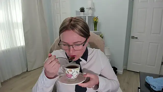 Snapshot of Vika73 chatting on March 2025 04:23:01 PM Vika73 online show from March 2025 04:23:01 PM