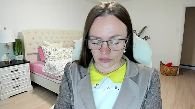 Snapshot of Vika73 chatting on September 2025 12:09:01 PM Vika73 online show from September 2025 12:09:01 PM