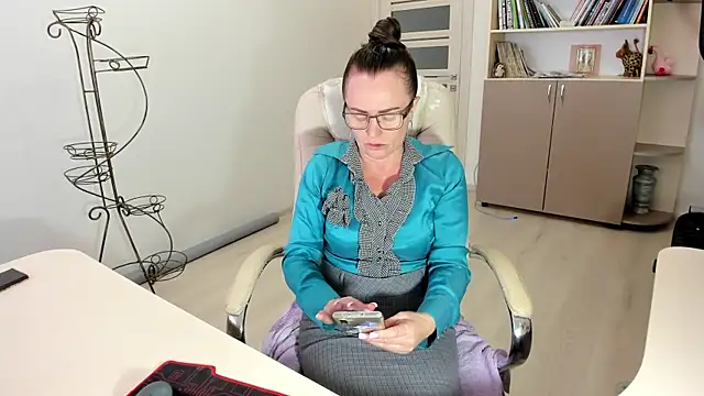 Vika73 online show from November 2025 12:38:02 PM