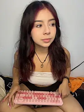 Snapshot of softdoll-_ chatting on June 2026 08:46:01 PM softdoll- online show from June 2026 08:46:01 PM