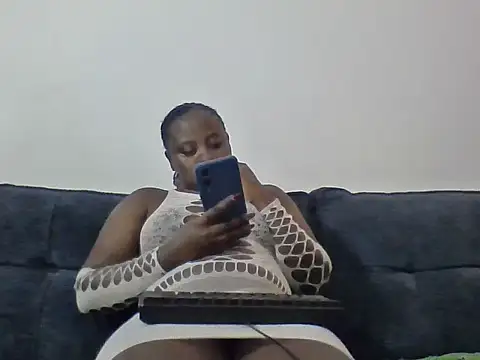 remmy luna2 online show from May 2026 06:42:02 PM