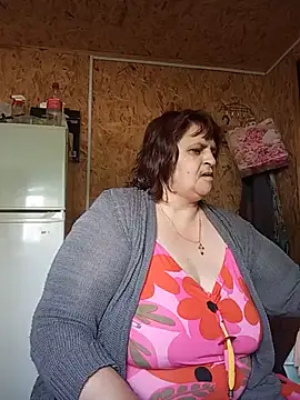 Snapshot of LisichkaOksana chatting on July 2026 06:48:02 AM LisichkaOksana online show from July 2026 06:48:02 AM
