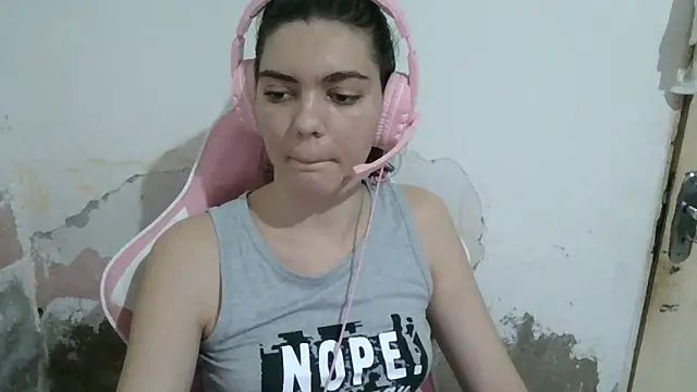 Angel Ristoww online show from May 2026 10:22:02 PM