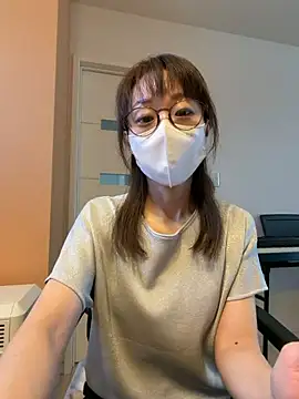 Snapshot of Kaede_00112 chatting on May 2026 12:19:01 AM Kaede 00112 online show from May 2026 12:19:01 AM