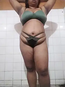 Bustylady90 online show from July 2026 01:47:02 PM