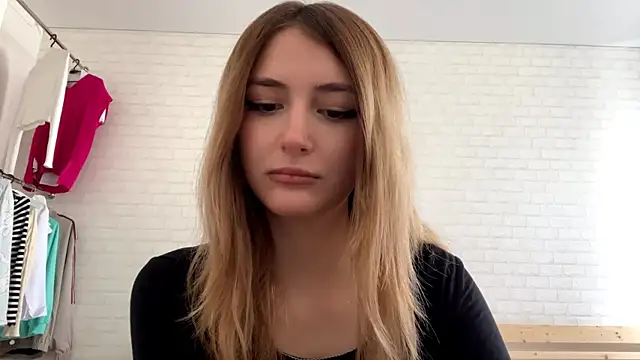 CicelyScolnik online show from May 2026 09:39:01 AM