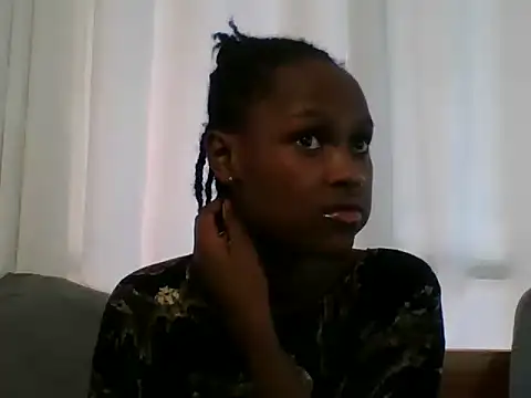 Snapshot of Sleek_petite chatting on June 2026 07:55:01 AM Sleek petite online show from June 2026 07:55:01 AM