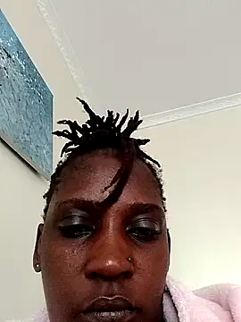 Snapshot of Queeny12 chatting on June 2026 11:56:02 AM Queeny12 online show from June 2026 11:56:02 AM