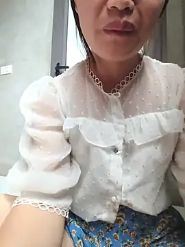 Snapshot of Emma-sin chatting on July 2026 04:19:01 AM Emma-sin online show from July 2026 04:19:01 AM