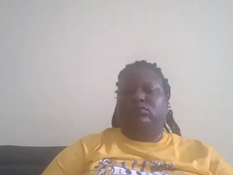 Snapshot of fat_ebonyqueen chatting on May 2026 12:12:01 PM fat ebonyqueen online show from May 2026 12:12:01 PM