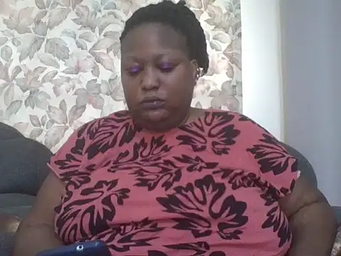 Snapshot of fat_ebonyqueen chatting on June 2026 06:18:02 AM fat ebonyqueen online show from June 2026 06:18:02 AM
