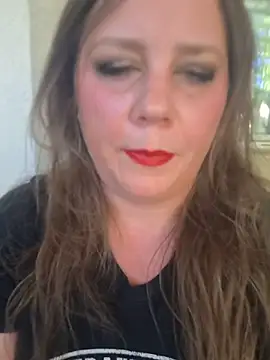 Snapshot of Bigtittymilkmommy chatting on June 2026 01:32:01 AM Bigtittymilkmommy online show from June 2026 01:32:01 AM
