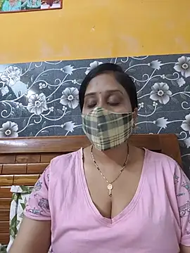 Wildsimmi25 online show from May 2026 05:50:02 PM