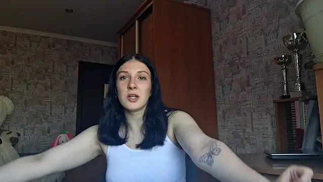 Snapshot of MoroseViki chatting on May 2026 01:17:02 PM MoroseViki online show from May 2026 01:17:02 PM