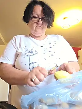Snapshot of Diana_Diafan chatting on June 2026 06:41:02 AM Diana Diafan online show from June 2026 06:41:02 AM