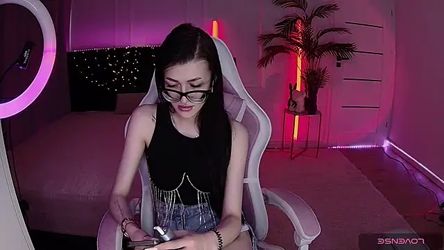 Ariella Me online show from June 2026 06:37:02 AM