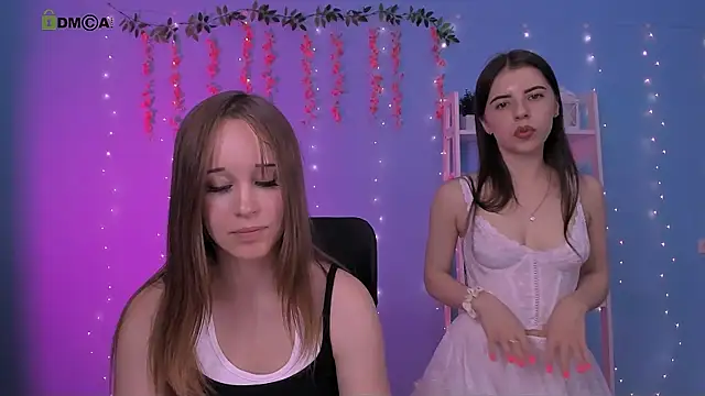 Snapshot of lyra_desire chatting on June 2026 07:29:01 PM lyra desire online show from June 2026 07:29:01 PM