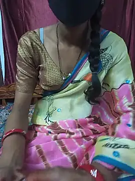 Snapshot of reshma124 chatting on July 2026 08:10:01 AM reshma124 online show from July 2026 08:10:01 AM