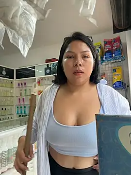 Snapshot of ISABELLA__LUNA chatting on July 2026 12:20:02 PM ISABELLA LUNA online show from July 2026 12:20:02 PM