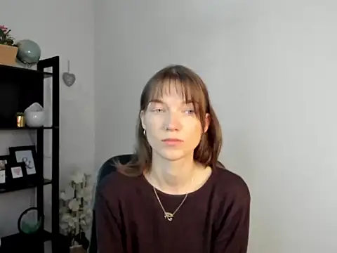 KiraBliss28 online show from May 2026 05:37:02 AM
