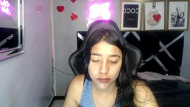 Snapshot of Arimeraki_v chatting on May 2026 03:15:01 AM Arimeraki v online show from May 2026 03:15:01 AM