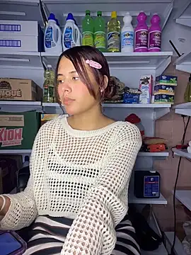 Ryliaaa online show from May 2026 11:55:01 PM