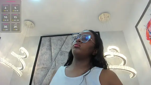 Snapshot of ZoeBrowns chatting on July 2026 12:44:01 PM ZoeBrowns online show from July 2026 12:44:01 PM