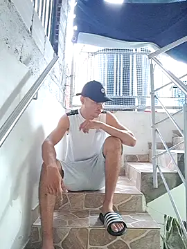 HOTANDSKINNY online show from June 2026 11:14:01 AM