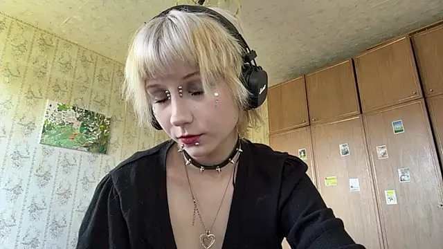 Snapshot of FatimahFroman chatting on May 2026 09:13:02 AM FatimahFroman online show from May 2026 09:13:02 AM