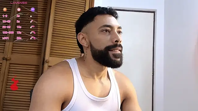 Snapshot of Blade_millerr chatting on May 2026 12:33:02 PM Blade millerr online show from May 2026 12:33:02 PM